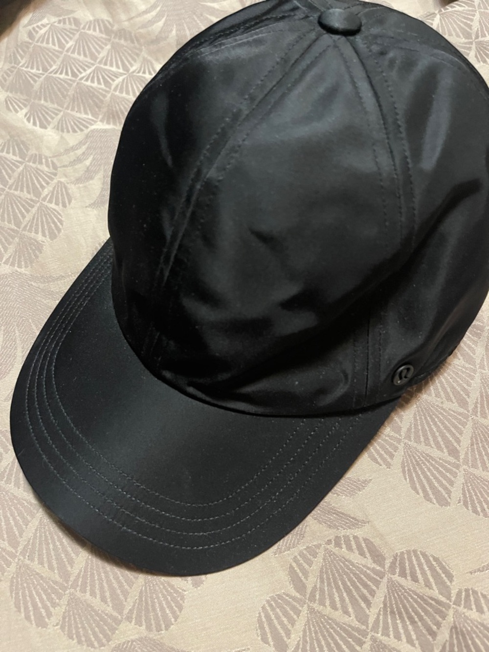 Lululemon silk running hat
